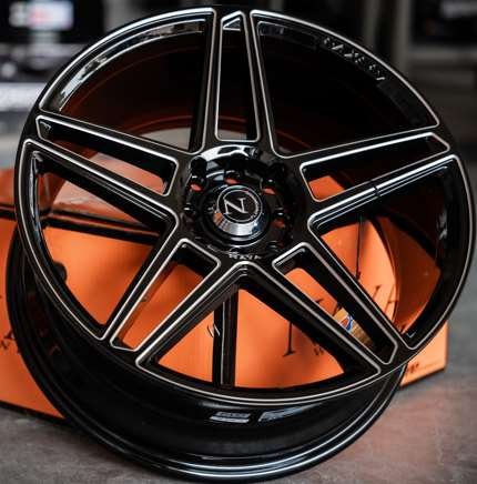 Jante RAXER.5 (3764) 17X7.5 8X100/114.3 ET38 CB.73.1 NOIR-W-XZ