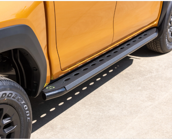 Marche pieds Side Steps Toyota Hilux Travo 2026+